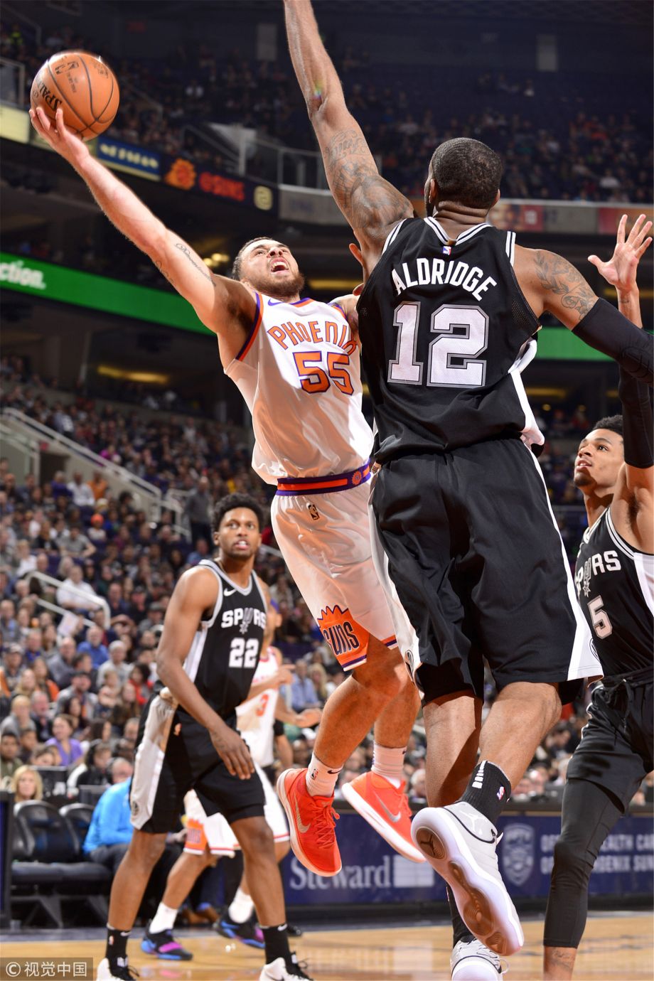 包含巴伦西亚势如破竹，已取得九连胜的无敌势头的词条