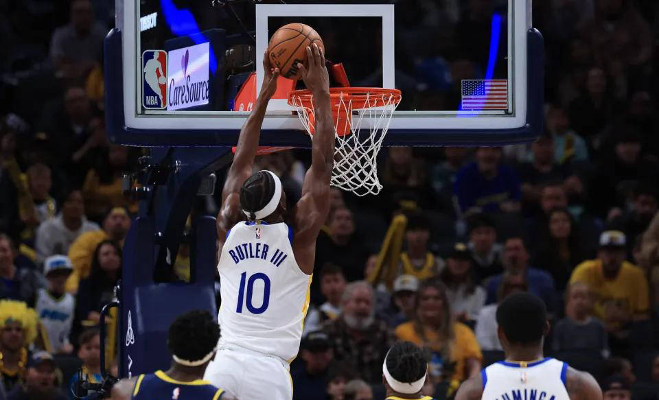 步行者逆转击败开拓者，重返前四的简单介绍