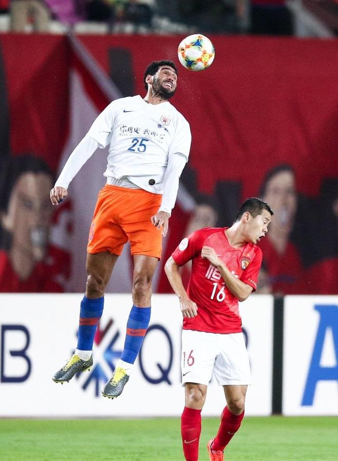 阿尔维斯因伤退出最新一战，球队补防备战的简单介绍