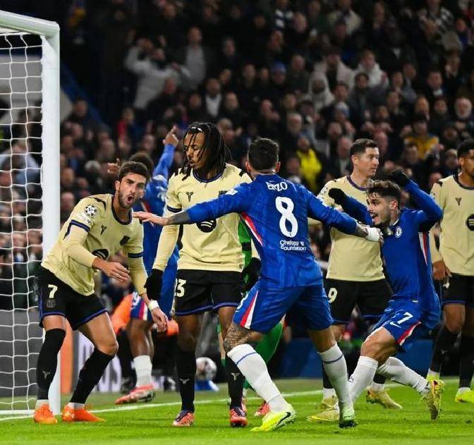 包含切尔西客场击败对手,取得三连胜的词条