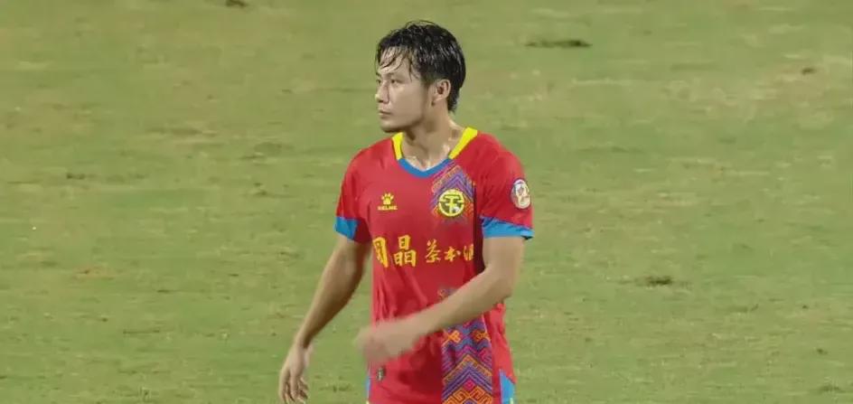 球队队员因家庭原因缺席训练，备战受影响