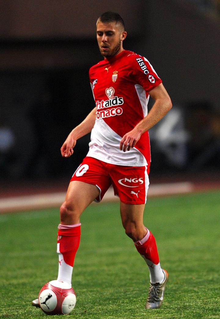 摩纳哥签下巴西新秀，球迷期待其表现