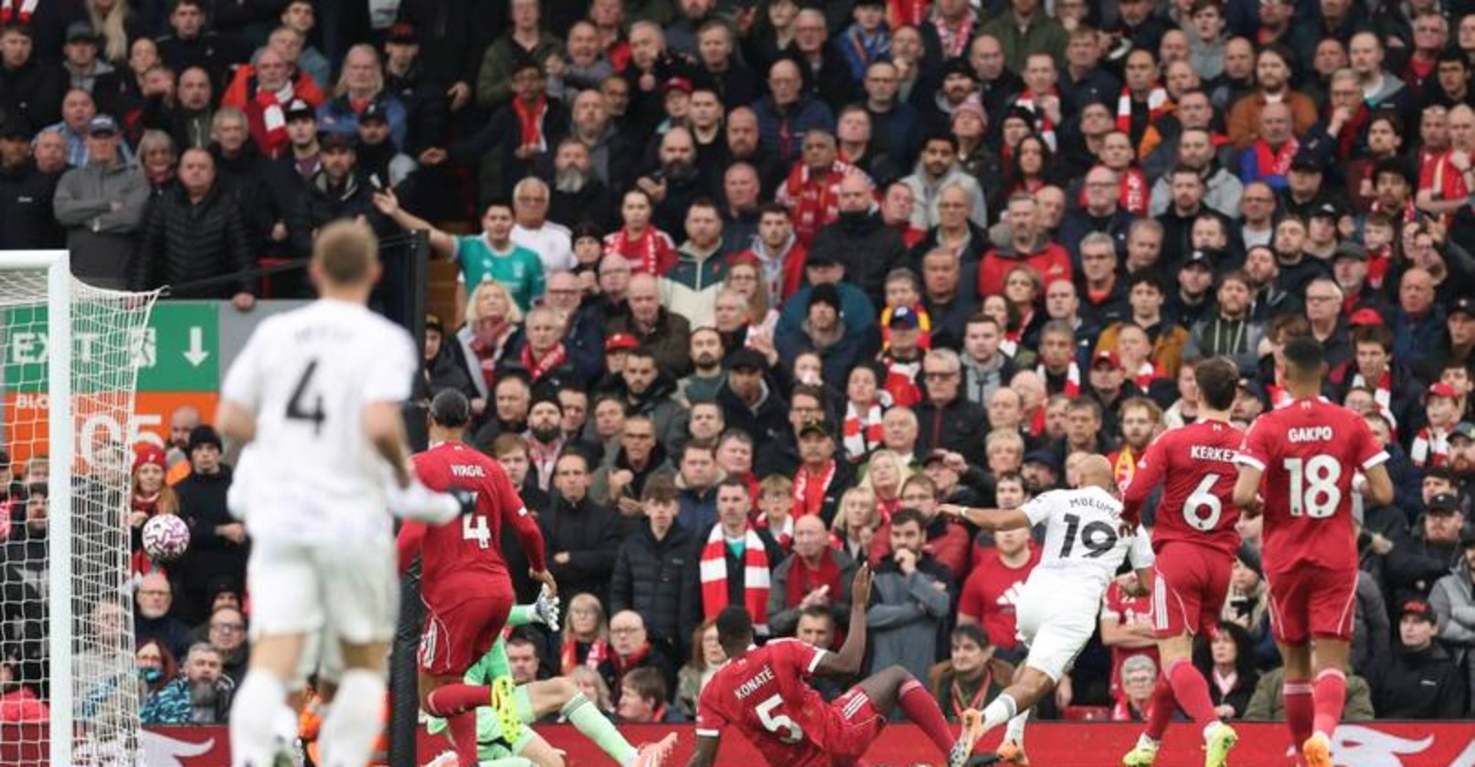 包含狼队客场爆冷,逆转对手取得胜利的词条