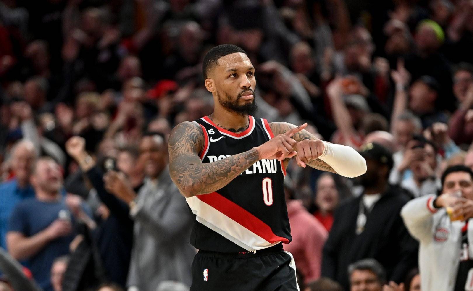 开拓者挑战掘金：利拉德战约基奇