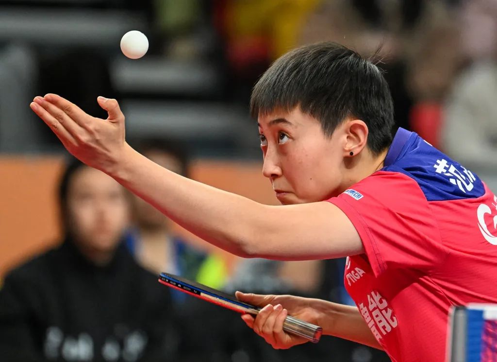 赛场上的精彩瞬间，引发全场热烈掌声！