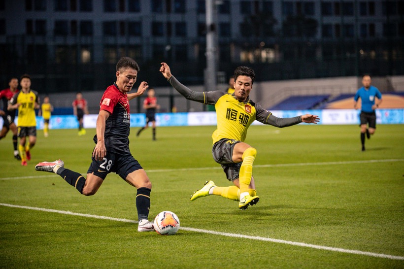 包含河南建业客场不敌深圳佳兆业，遭遇两连败的词条