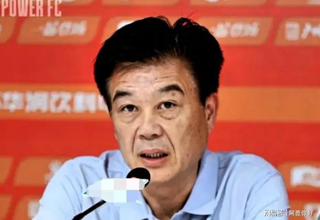 球员因违规动作遭批评，主教练表态狠批