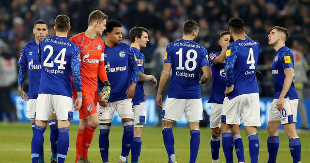 关于沙尔克04门将救场，帮助球队保持不败的信息