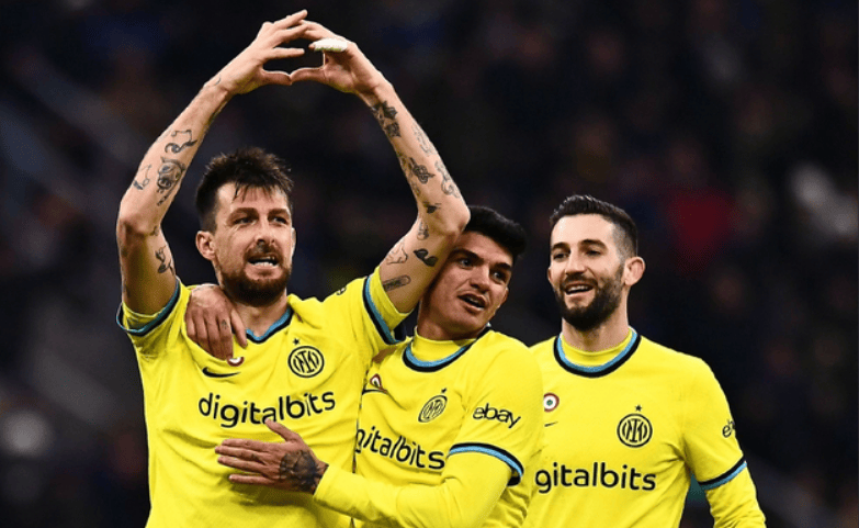 关于AC米兰逆转帕尔马，取得关键胜利的信息