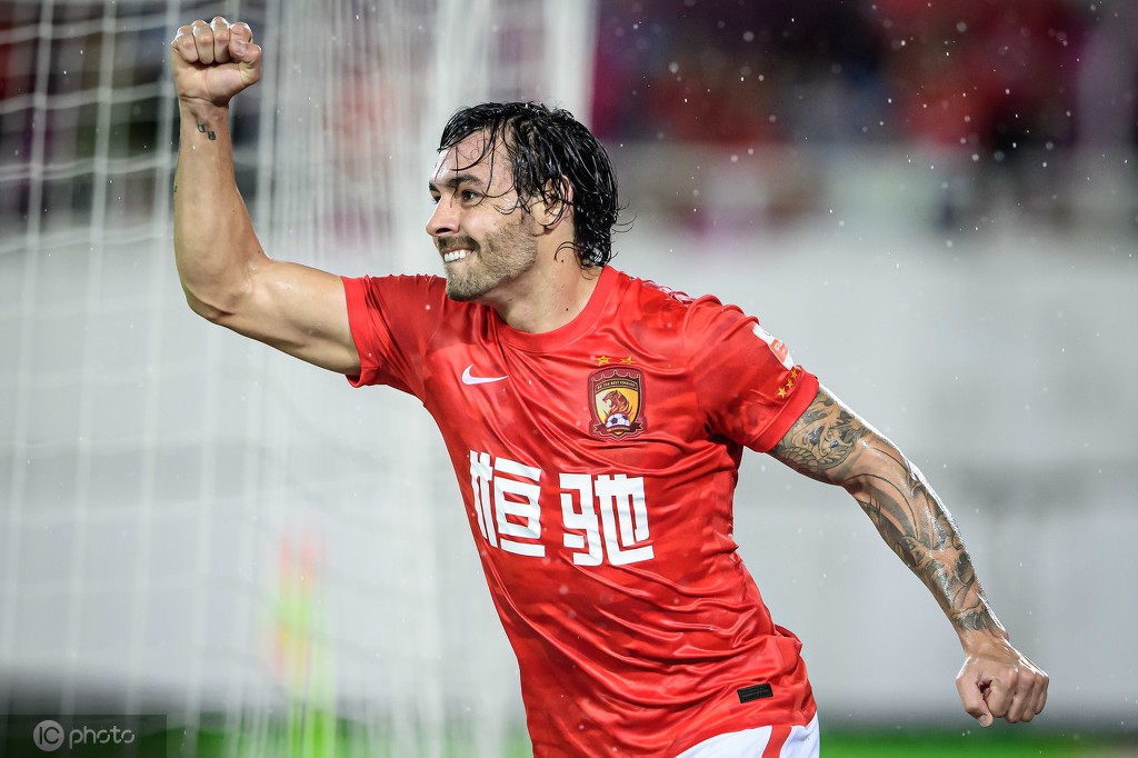 关于恒大客场大胜，高拉特戴帽梅开二度，巴斯蒂安盛赞球队表现的信息