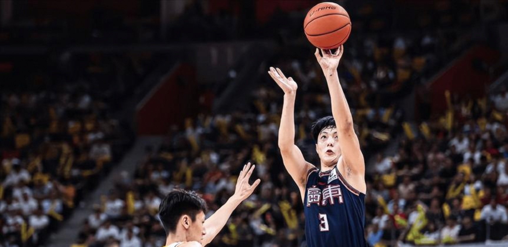 关于CBA比赛中一次关键进攻改写胜利局面的信息