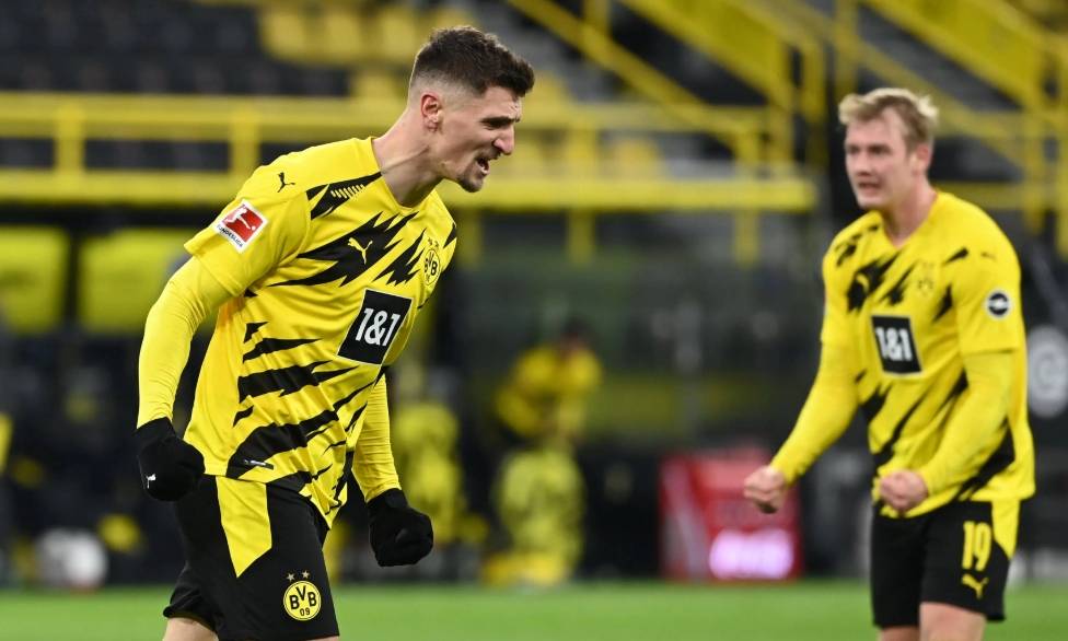 关于多特蒙德遭遇主场失利,排名下滑的信息 关于多特蒙德遭遇主场失利,排名下滑的信息