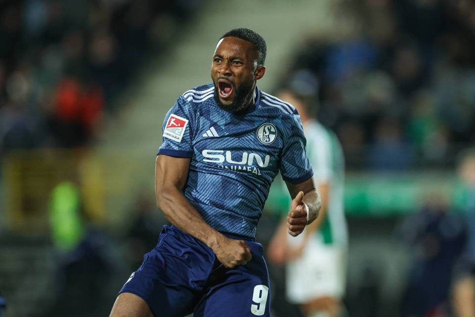 关于沙尔克04豪取胜利，连胜纪录延续的信息