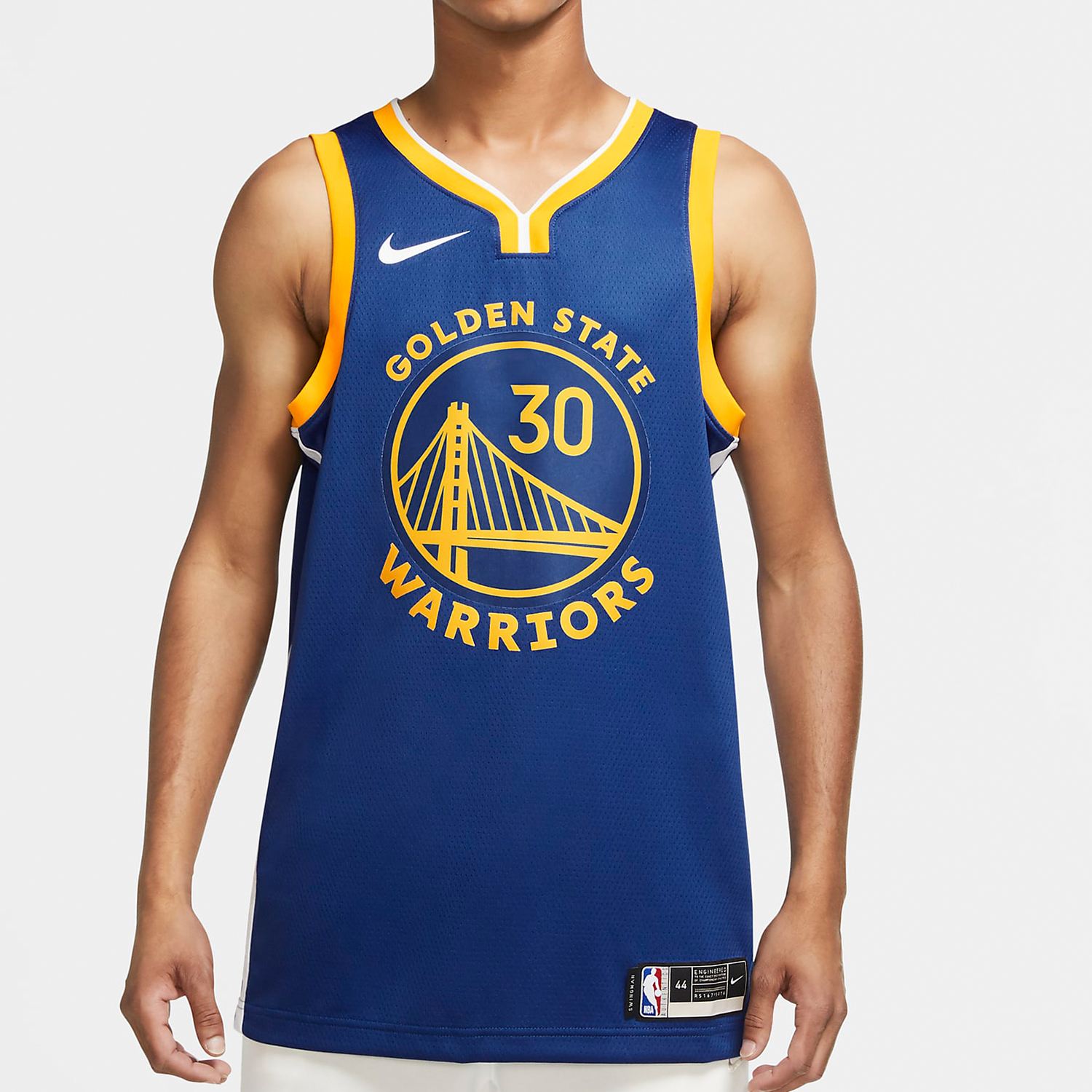 勇士队展示新赛季主场球衣,充满时尚设计感的简单介绍 勇士队展示新赛季主场球衣,充满时尚设计感的简单介绍