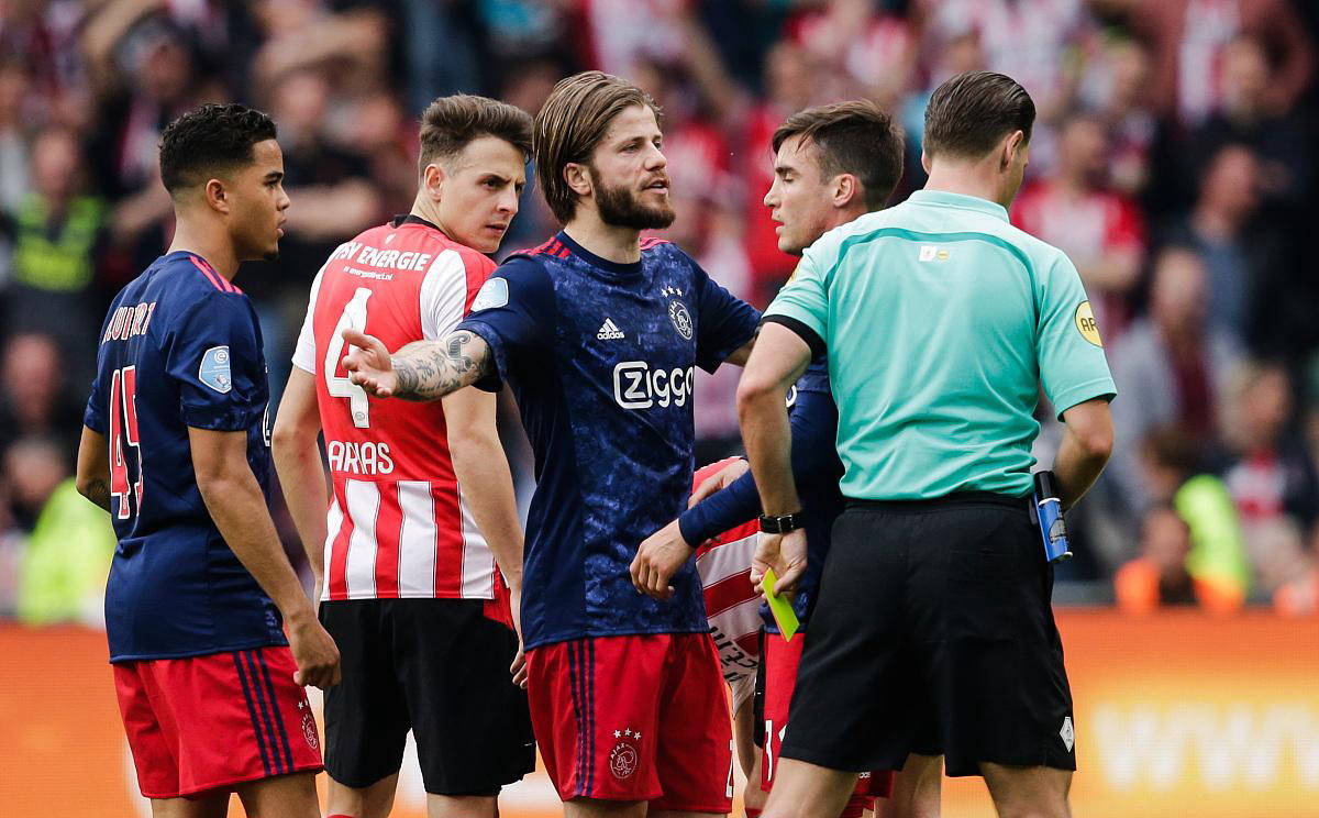 包含马德里竞技取得胜利，球队士气大振的词条