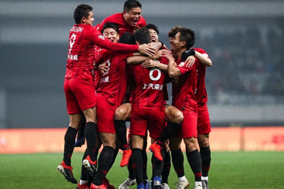 包含上海上港主场力战，向冠军宣誓不言败的词条