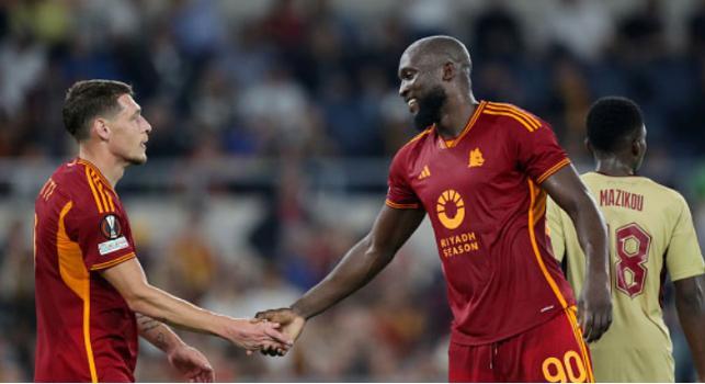 卢卡库连进两球，助曼联客场获胜锁定三分