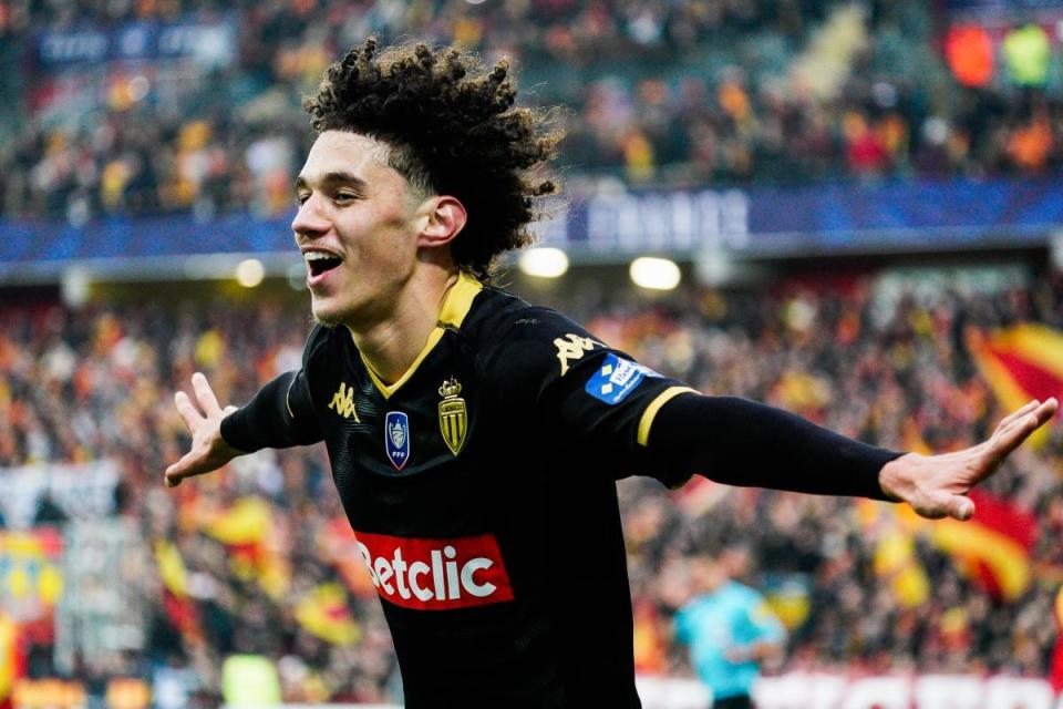 摩纳哥客场战平斯特拉斯堡,取得积分!