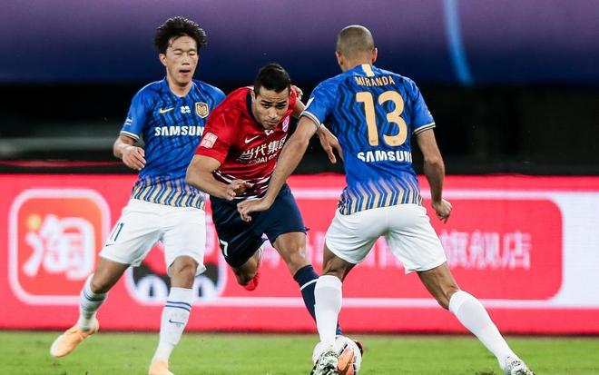 重庆客场不敌苏宁，中超之旅遭遇困境的简单介绍