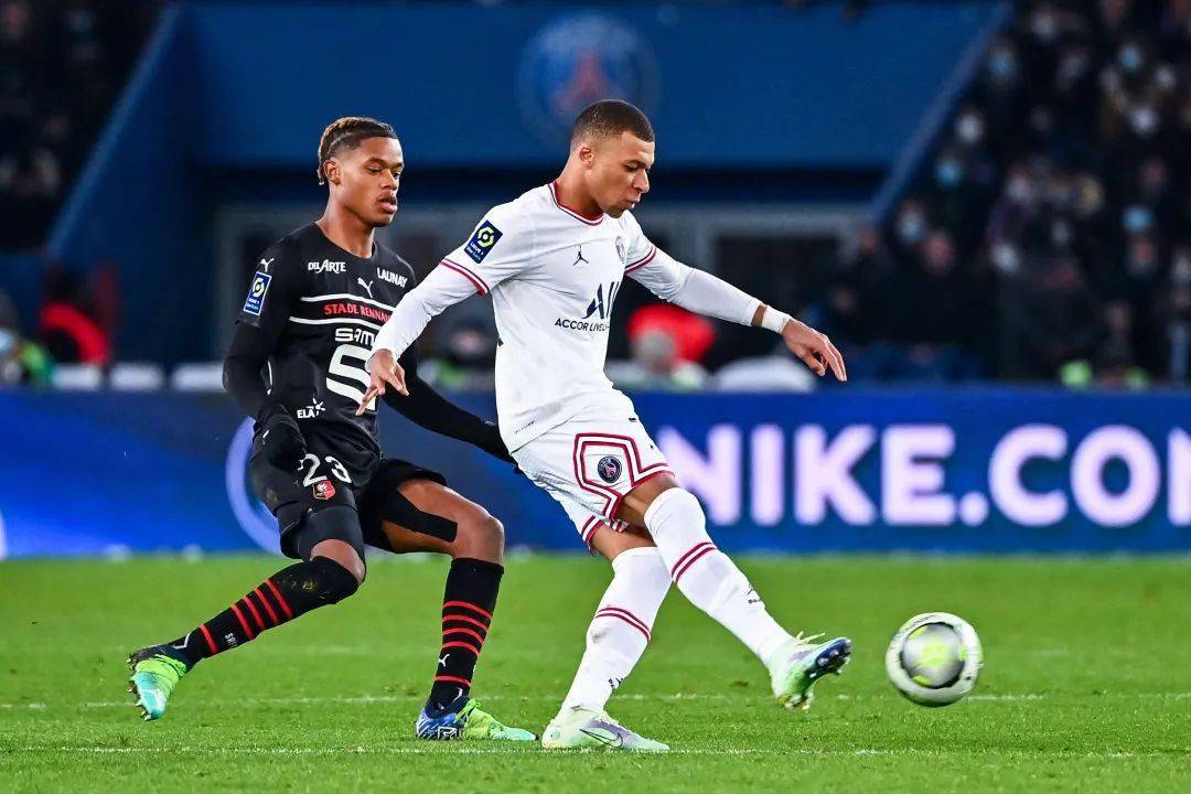 巴黎达成四连胜，豪取法甲榜首位置