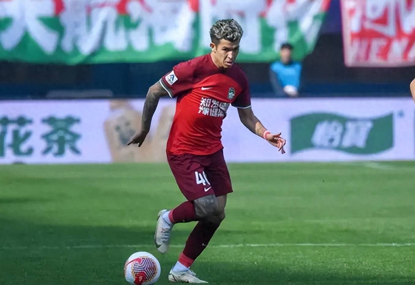 包含外援飚分擒胜利,本土球员突破自我的词条