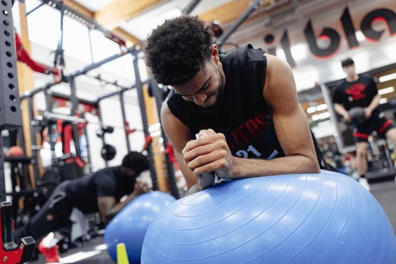 开拓者队主教练调整战术策略，强化球队竞争力的简单介绍