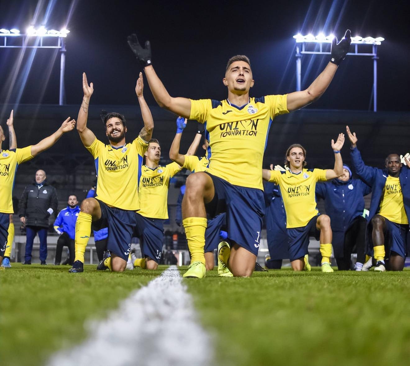 欧洲篮联赛多轮激烈推进,冠军诞生引人期待的简单介绍