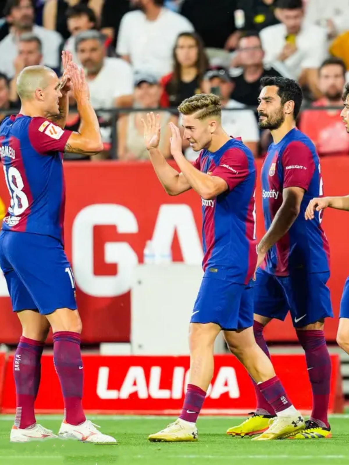 包含塞维利亚外援完成加盟手续，备战新赛季西甲的词条