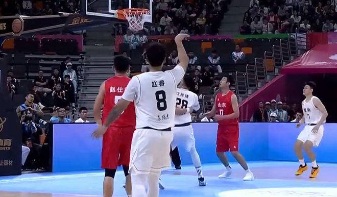 包含外线火力猛烈，球队高效进攻让对手措手不及的词条