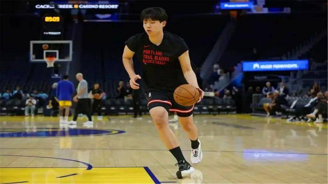 开拓者队主控球员受伤,球队震荡不小的简单介绍 开拓者队主控球员受伤,球队震荡不小的简单介绍