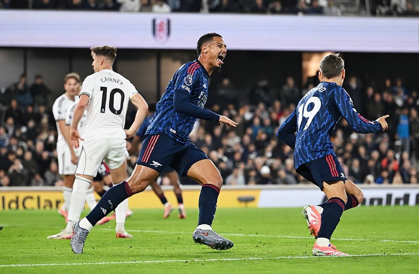 包含阿森纳主帅点名中场：改善传球节奏的词条